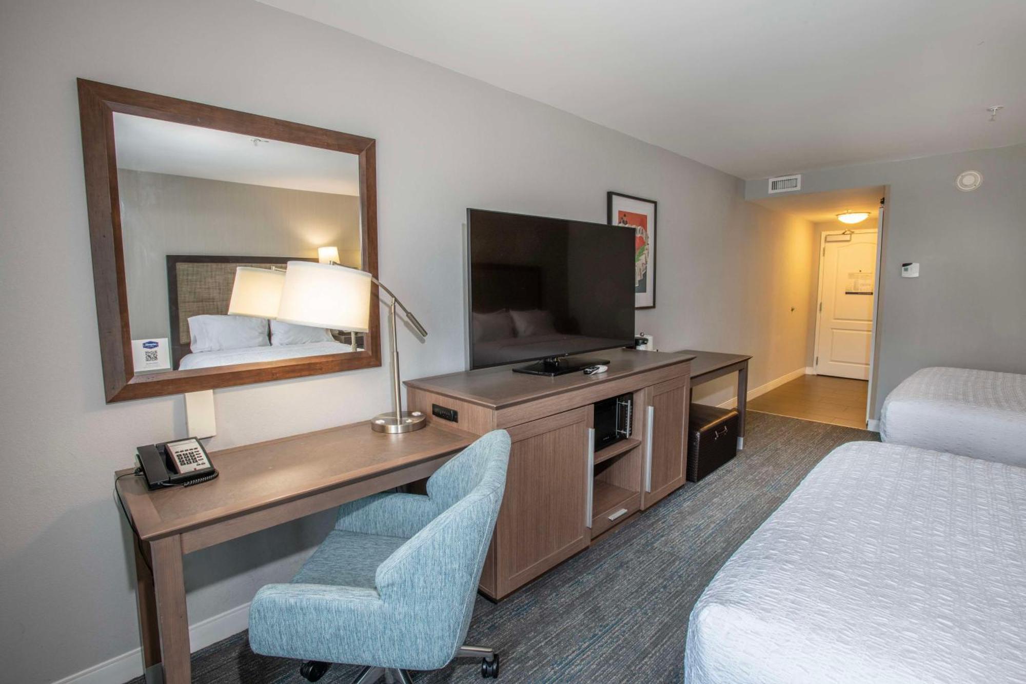 Hampton Inn & Suites - Cincinnati/Kenwood, Oh Silverton Екстериор снимка