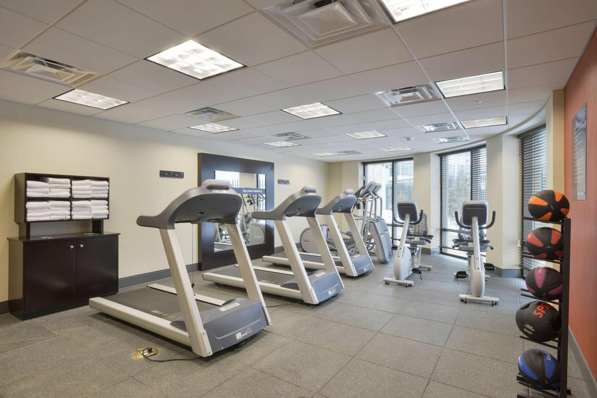 Hampton Inn & Suites - Cincinnati/Kenwood, Oh Silverton Екстериор снимка
