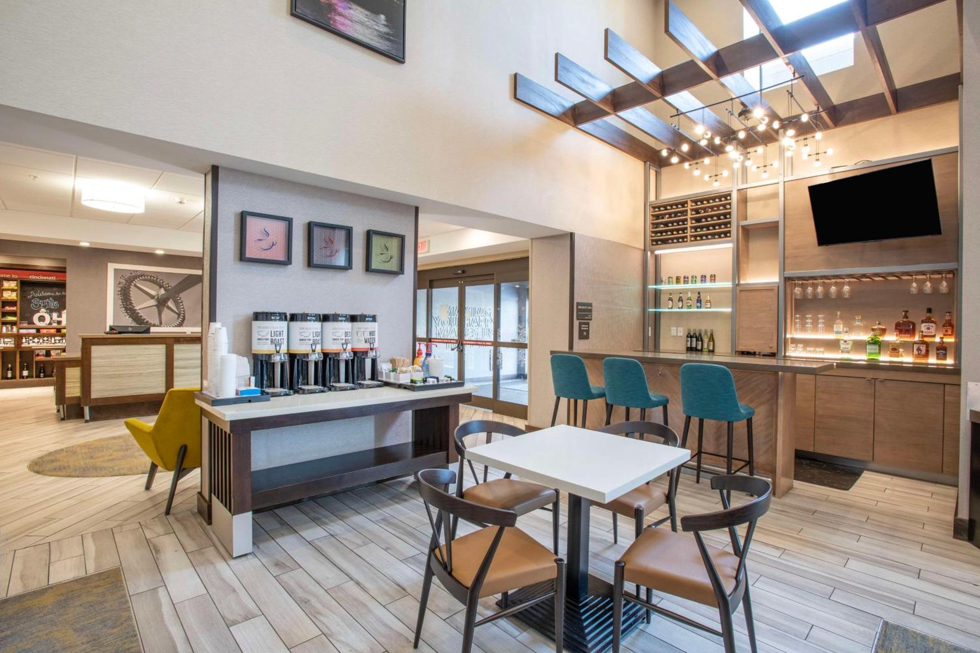 Hampton Inn & Suites - Cincinnati/Kenwood, Oh Silverton Екстериор снимка